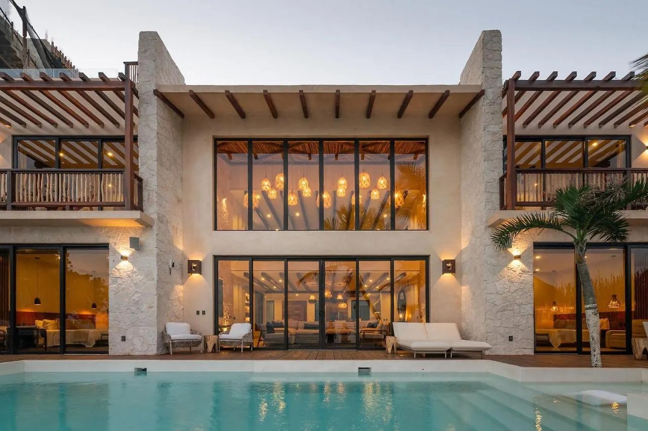 Villa Tulumar Beachfront Luxury Villa- Full Service Mexiko